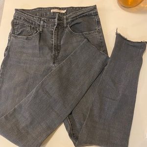 Levi’s high waisted skinny 721 frayed ends stone wash black size 27